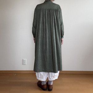 画像6: 後ギャザーシャツワンピ (6)