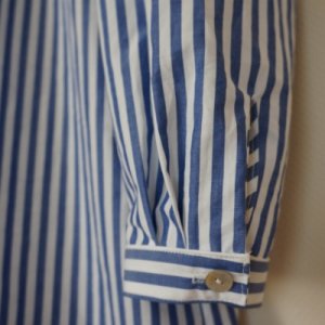 タック＋パイピング仕立ての開き