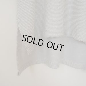 後ろ丈の長いデザイン